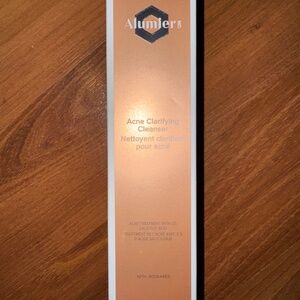 Alumier Acne Clarifying Cleanser